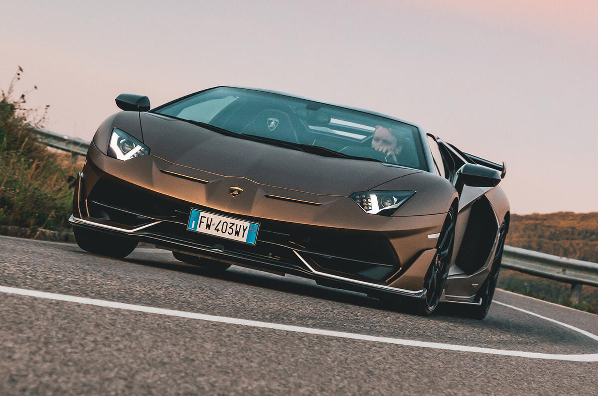 Lamborghini Aventador SVJ Roadster 2019 review